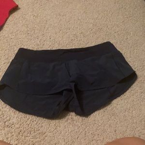 lululemon speed up shorts 2.5 in size 6